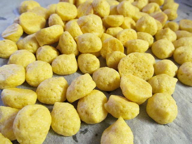 Vaříme pro kočky: recept na piškoty pro kočky - Upečené